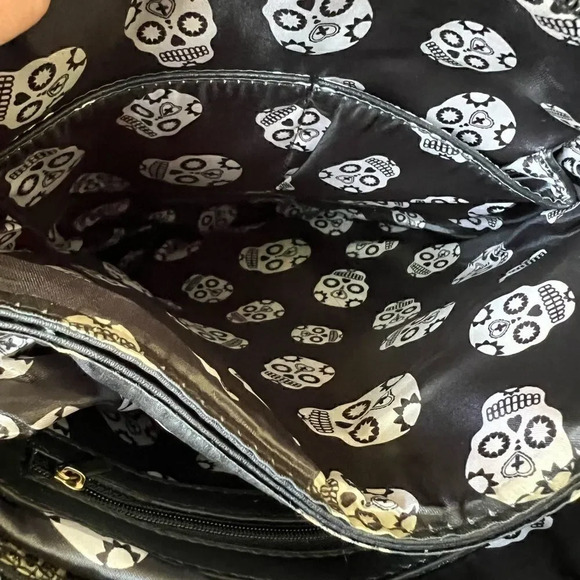 COCOS Rico skull crossbody purse - Picture 7 of 8